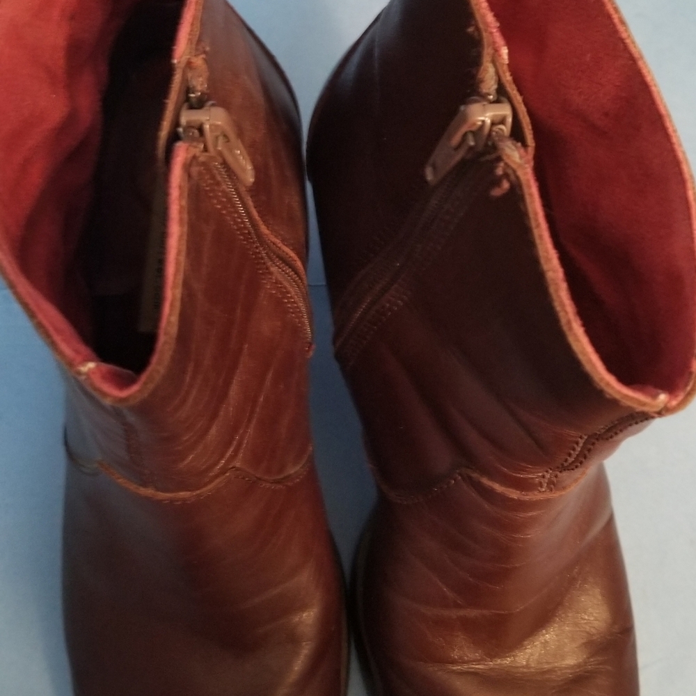 Brown leather "on your feet" booties, US 7.